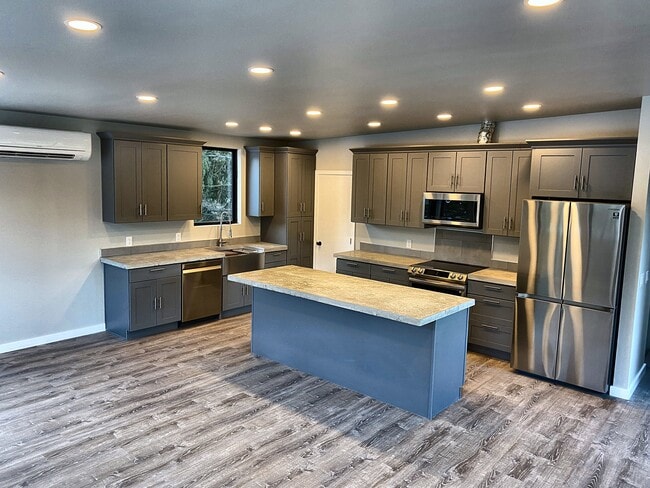 Kitchen - 9874 Mountain Home Rd