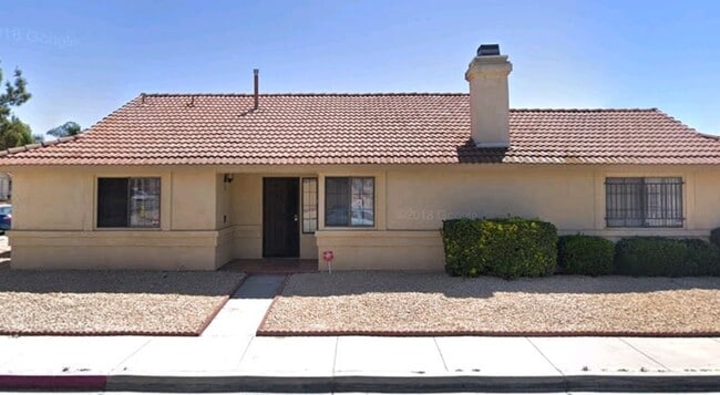 Building Photo - 853 Ensenada Dr