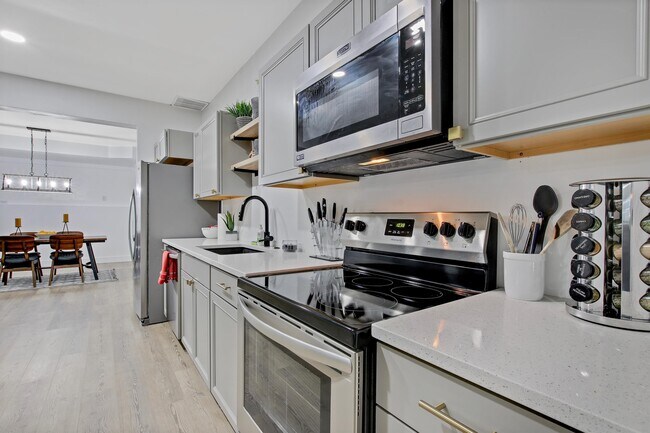 Photo - 4611 S Merrivale Pl