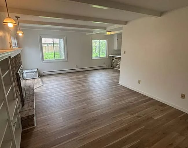 Photo - Four Bedroom Available for Immediate Move in!!