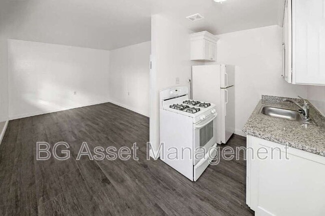 Photo - 1875 Powell St Unit 3