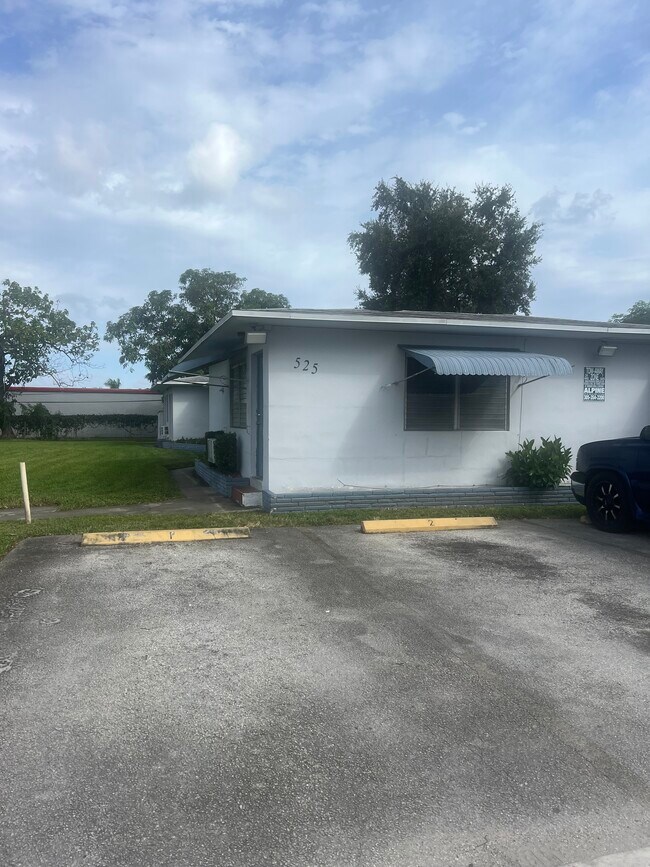 Photo - 525 NE 150th St Unit 2