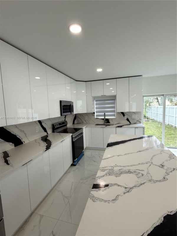 Photo - 2100 NW 102nd St