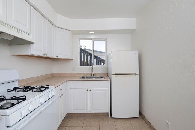 Photo - *OPEN HOUSE: 10/24 10AM-12PM* Junior 1 BR ... Unit 947-A