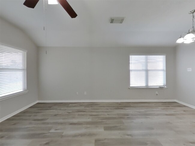 Photo - 7402 Deloache Ave Casa