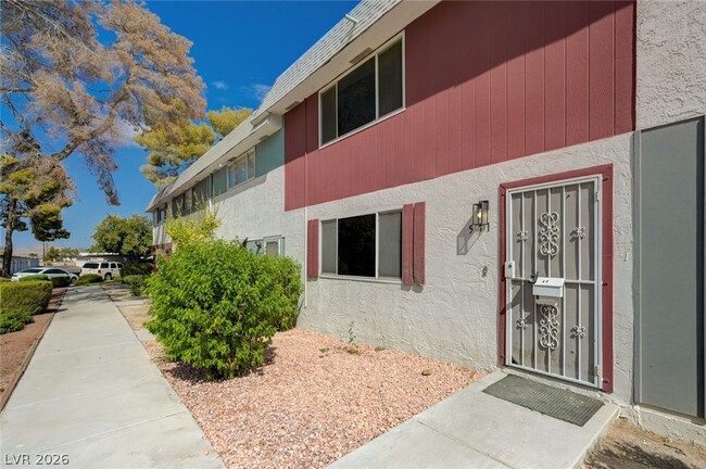 Photo - 571 Greenbriar Townhouse Way
