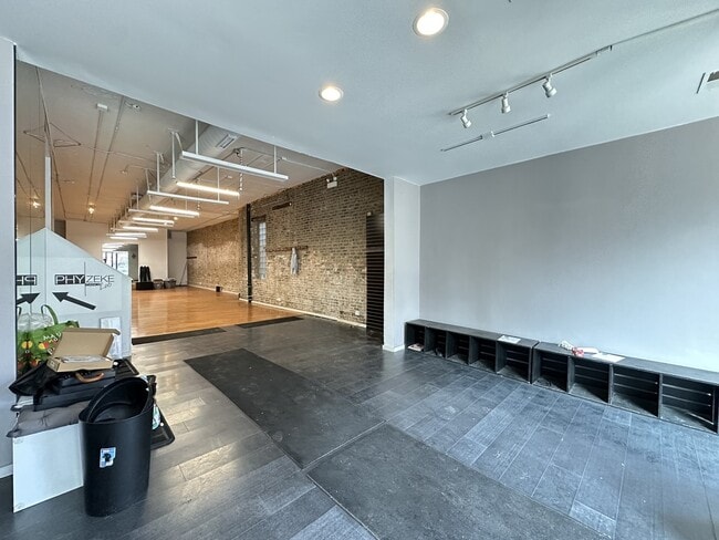 Photo - 1654 W Chicago Ave Unit 2