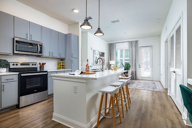 Photo - Legacy Universal