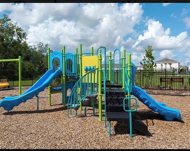 Photo - 2571 Skyline Lp