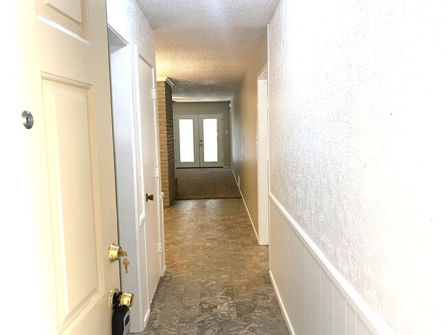 Photo - 9818 Jordan Ave Unidad A