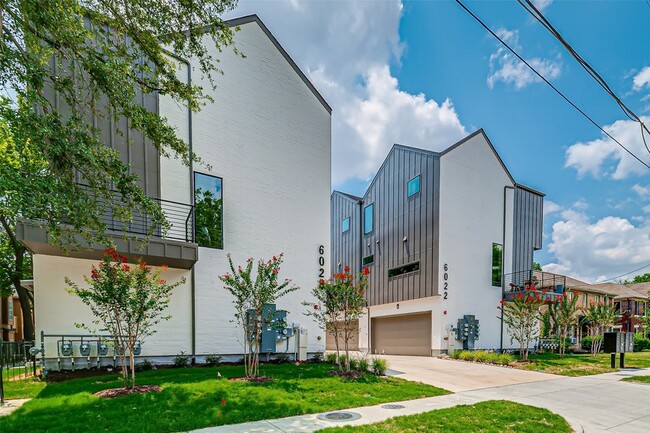 6028 Lewis St Unit 202