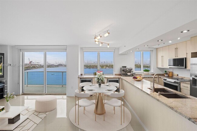 Photo - 650 West Ave