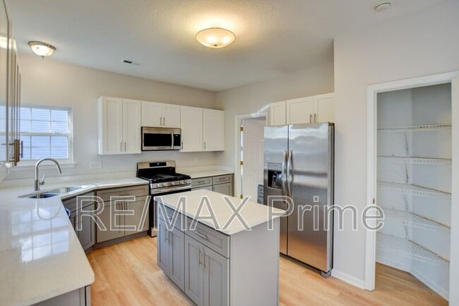 Photo - 2112 Seastone Trce