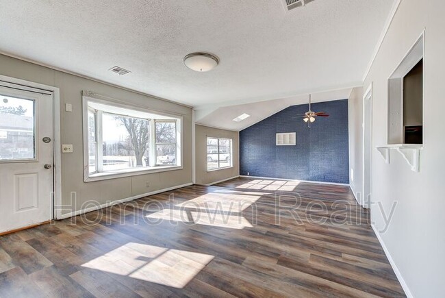 Photo - 7105 NW 43rd St