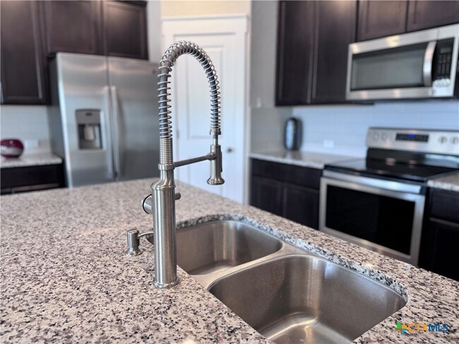 Photo - 300 Colthorpe Ln