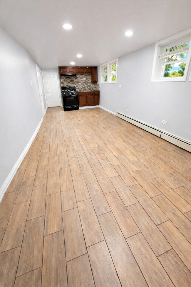 Photo - 5518 W Melrose St Unit G