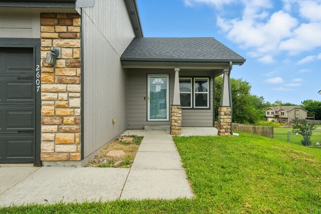 Photo - Beautiful Single Family Home, Sutter Woods...