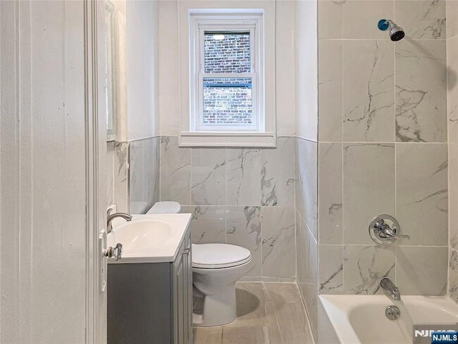 Photo - 367 Sanford Ave Unit 1R