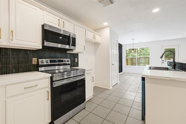 Photo - 146 S Walden Elms Cir