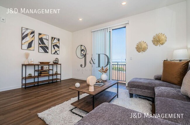 Photo - 5559 Lauretta St Unit 302