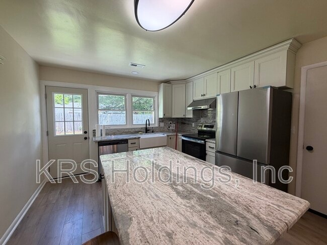 Photo - 344 Dillon Dr