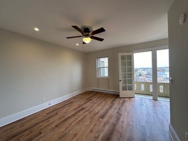 Photo - Mount Pleasant Studio Apartment W/Private ...