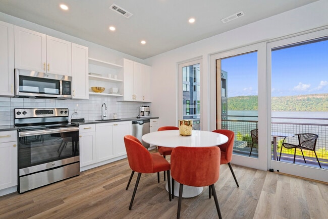 Photo - Apex Hudson Riverfront