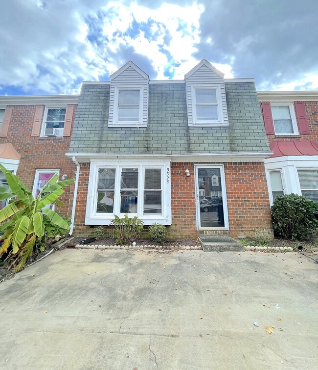 Charming 3-Bedroom, 1.5-Bathroom Townhome ... - Charming 3-Bedroom, 1.5-Bathroom Townhome ...