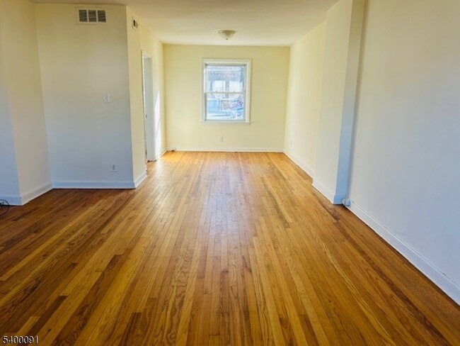 Photo - 60 Dekalb Pl Unit 50