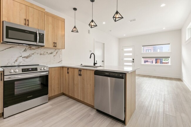 Photo - 516 E 17th St Unidad A