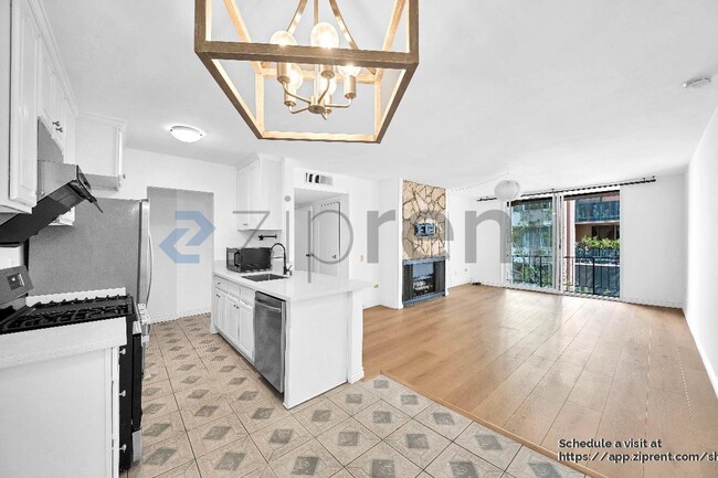 Photo - 421 La Fayette Park Pl