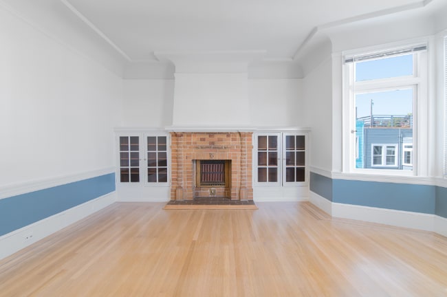 Photo - 670 Lombard St Unit .