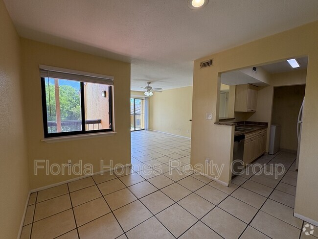 Building Photo - 2905 Winkler Ave Rental