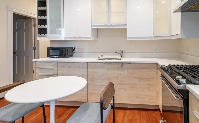 Photo - 17 Cawfield St Unit 2