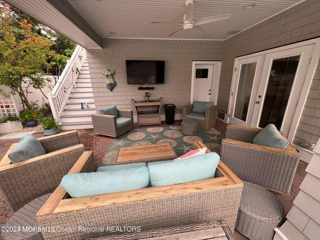 Photo - 106 Mathis Pl