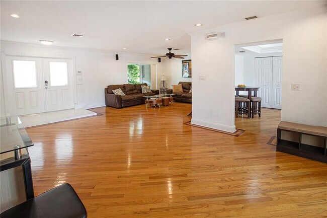 Photo - 360 SE 12th Ave