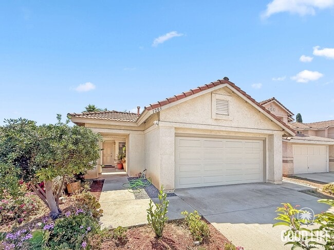 Building Photo - Beautiful 3B/2BA Home in San Marcos for Rent!