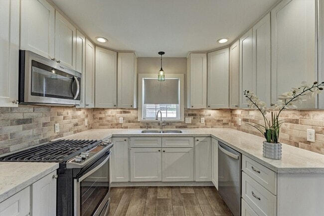 Photo - 711 Granberry St