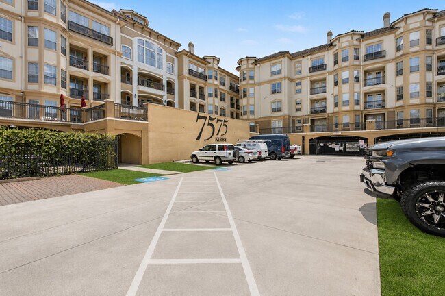 Photo - 7575 Kirby Dr Unit 1401