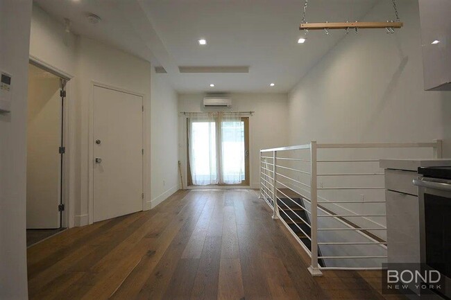 Photo - Bedford Avenue