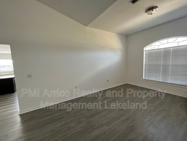 Photo - 2120 Farrington Dr