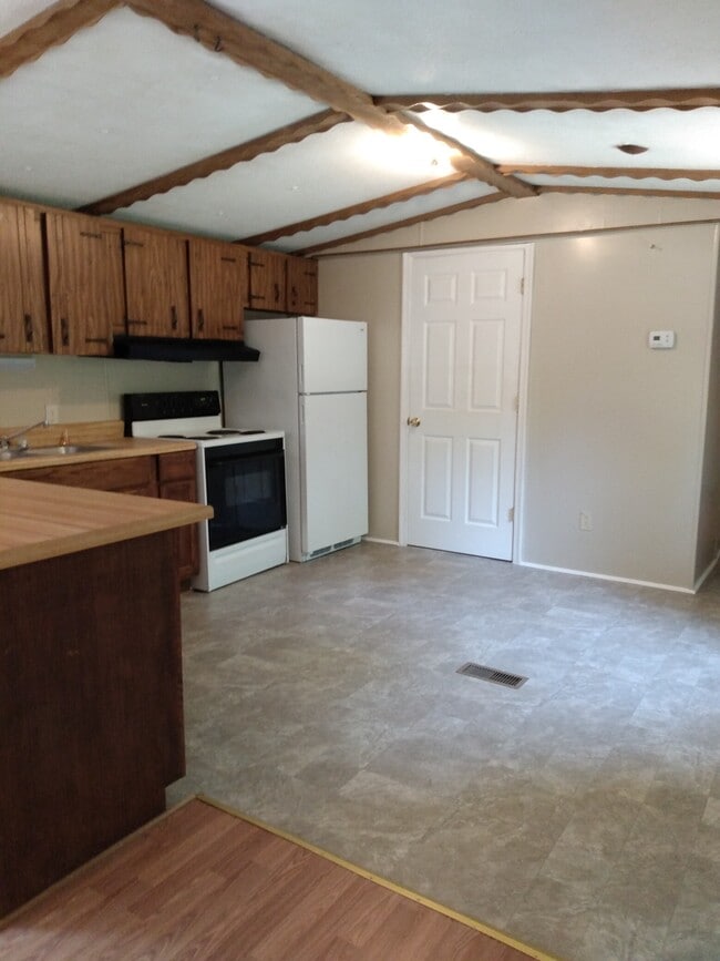 Photo - 2022 Redd Shop Rd