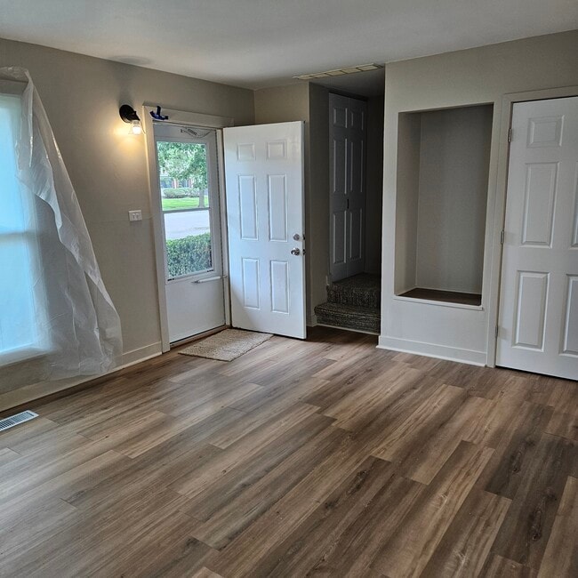 Photo - 5565 Allemong Dr