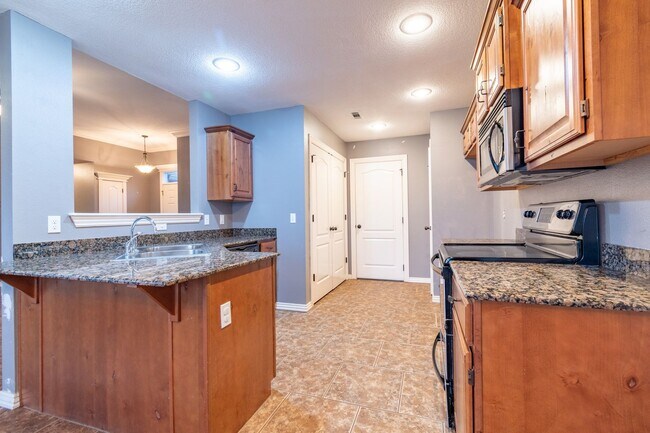 Photo - 4 Bedroom Brick home in Central Fayetteville!