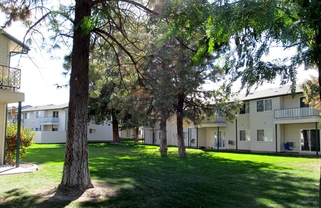 Ridgeway Village Apartments