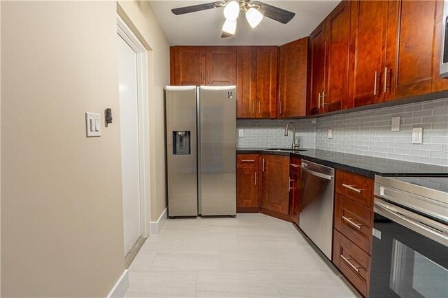 Photo - 3125 Oakland Shores Dr Unit B107