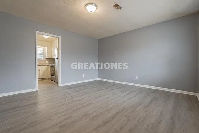 Photo - 428 W Lakeside Ave