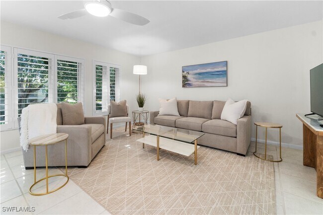 Photo - 290 4th St S Unidad 202