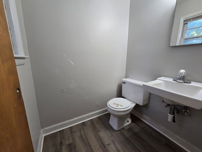 Photo - 745 Rustland Dr
