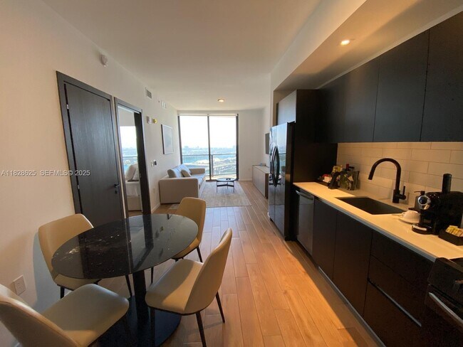 Photo - 398 NE 5th St Unidad 2910